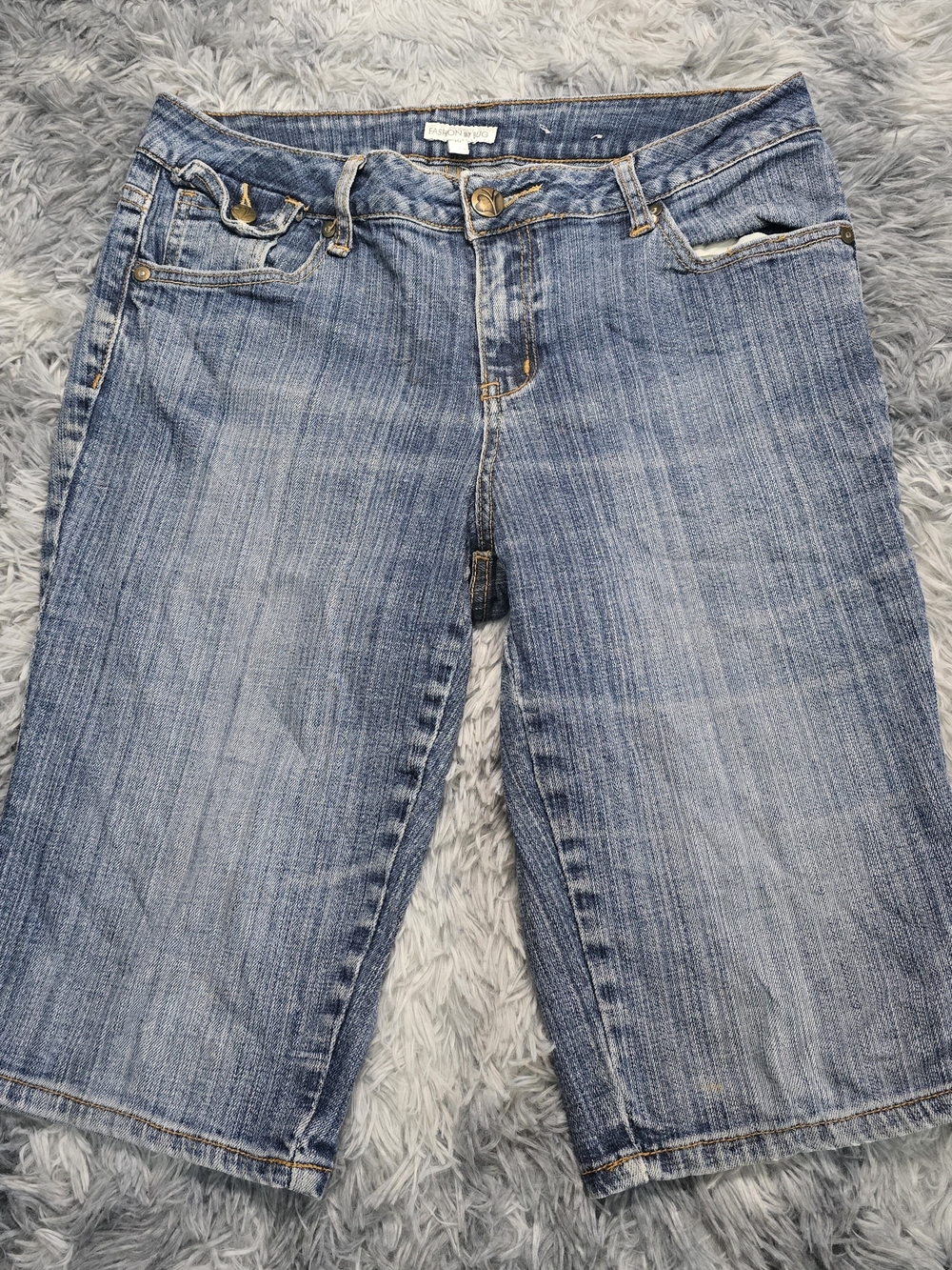 Y2k Fashion Bug Light Blue Denim Boyfriend Bermuda Shorts With Studs, Size 10 - Picture 2 of 8
